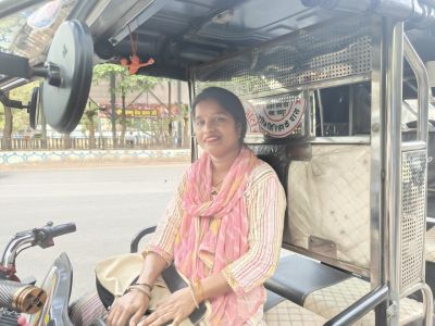  दीदी ई-रिक्शा योजना ने बदली भुनेश्वरी की दुनिया