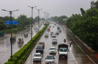  घने बादलों ने आसमान को घेरा, आज बूंदाबांदी से हुई एनसीआर की सुबह की शुरुआत