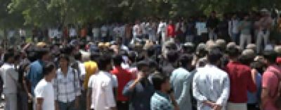  नोएडा में श्रमिकों के विरोध प्रदर्शन से यातायात ठप, दिल्ली ट्रैफिक पुलिस ने जारी की एडवाइजरी